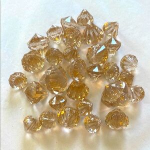2/$10  30 PIECES OF CLEAR GOLD ACRYLIC GEMS 3 Sizes For Jewelry Making or Home …